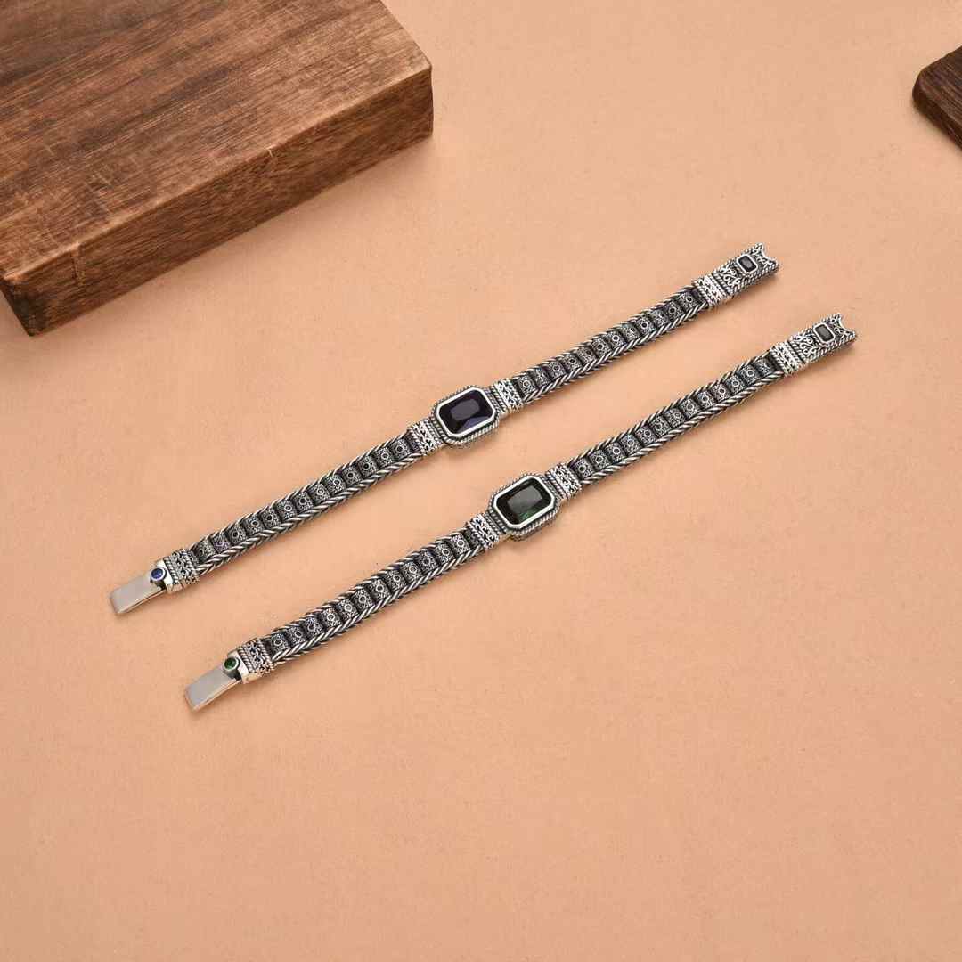 Zarif - Silver Bracelet with square-cut Sapphire & Emerald