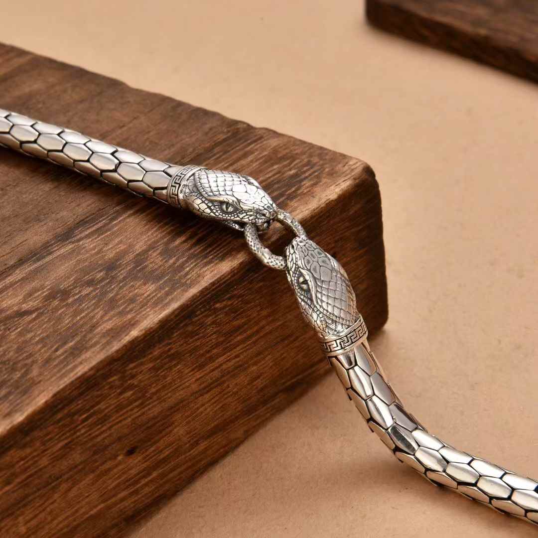 Hydra - Handcrafted Silver Bracelet