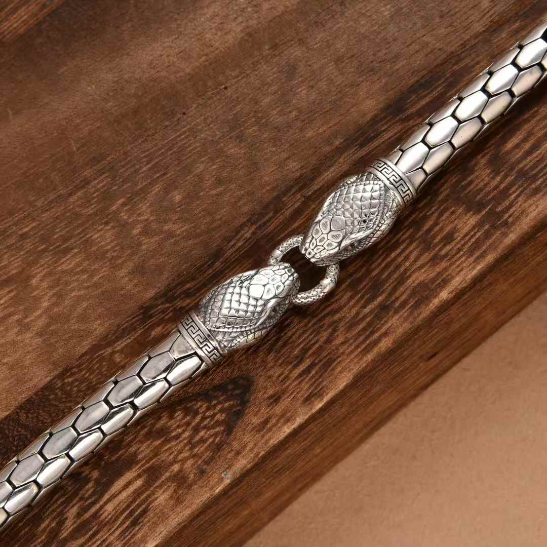 Hydra - Handcrafted Silver Bracelet
