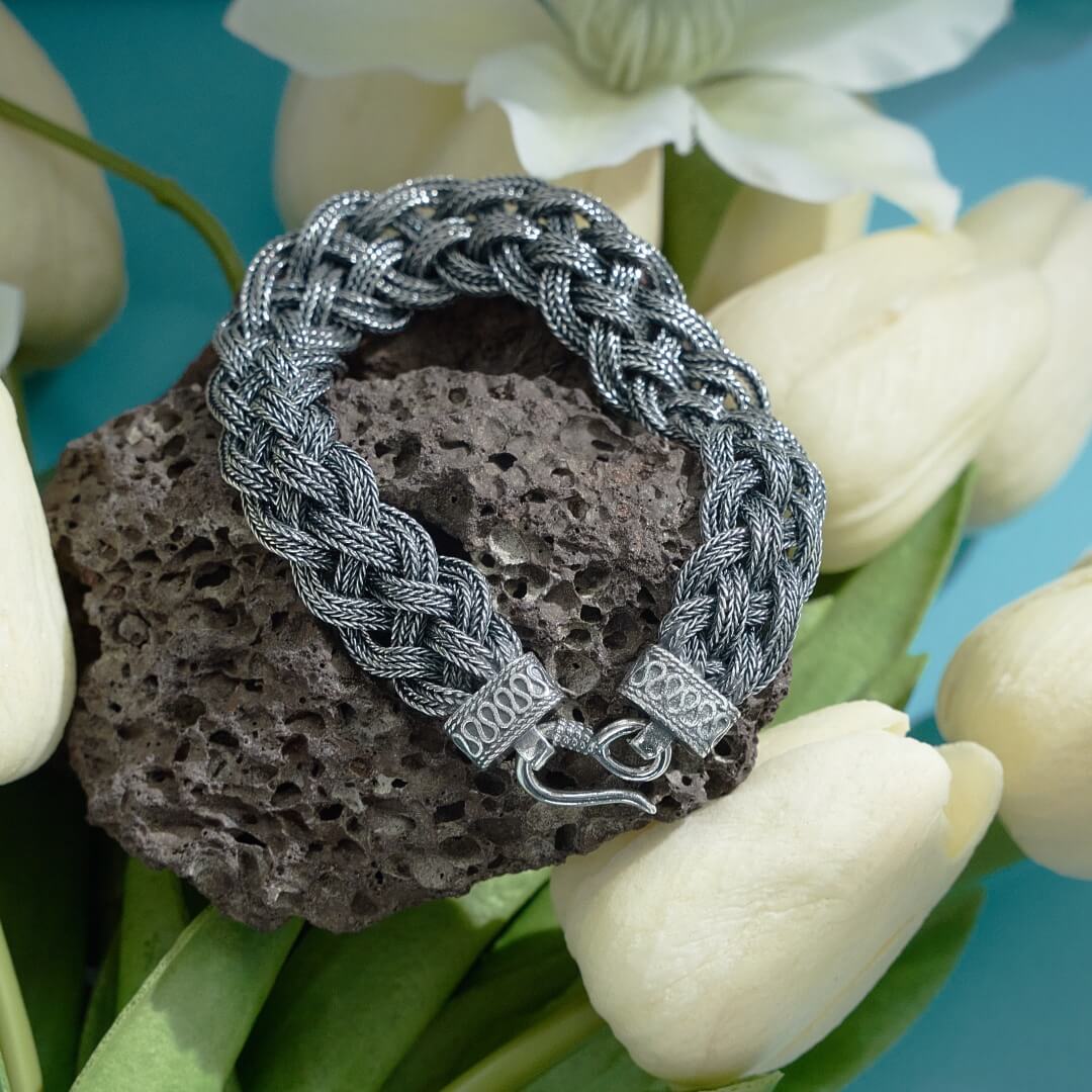 Lucent - Foxtail Braided Bracelet