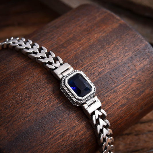 Hirvon - Sapphire Clasp Silver Bracelet