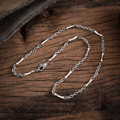 Elaro - Centered Silver Chain