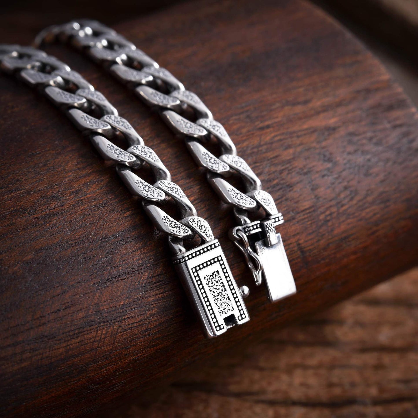 Kavros - Lion Crest Silver Bracelet