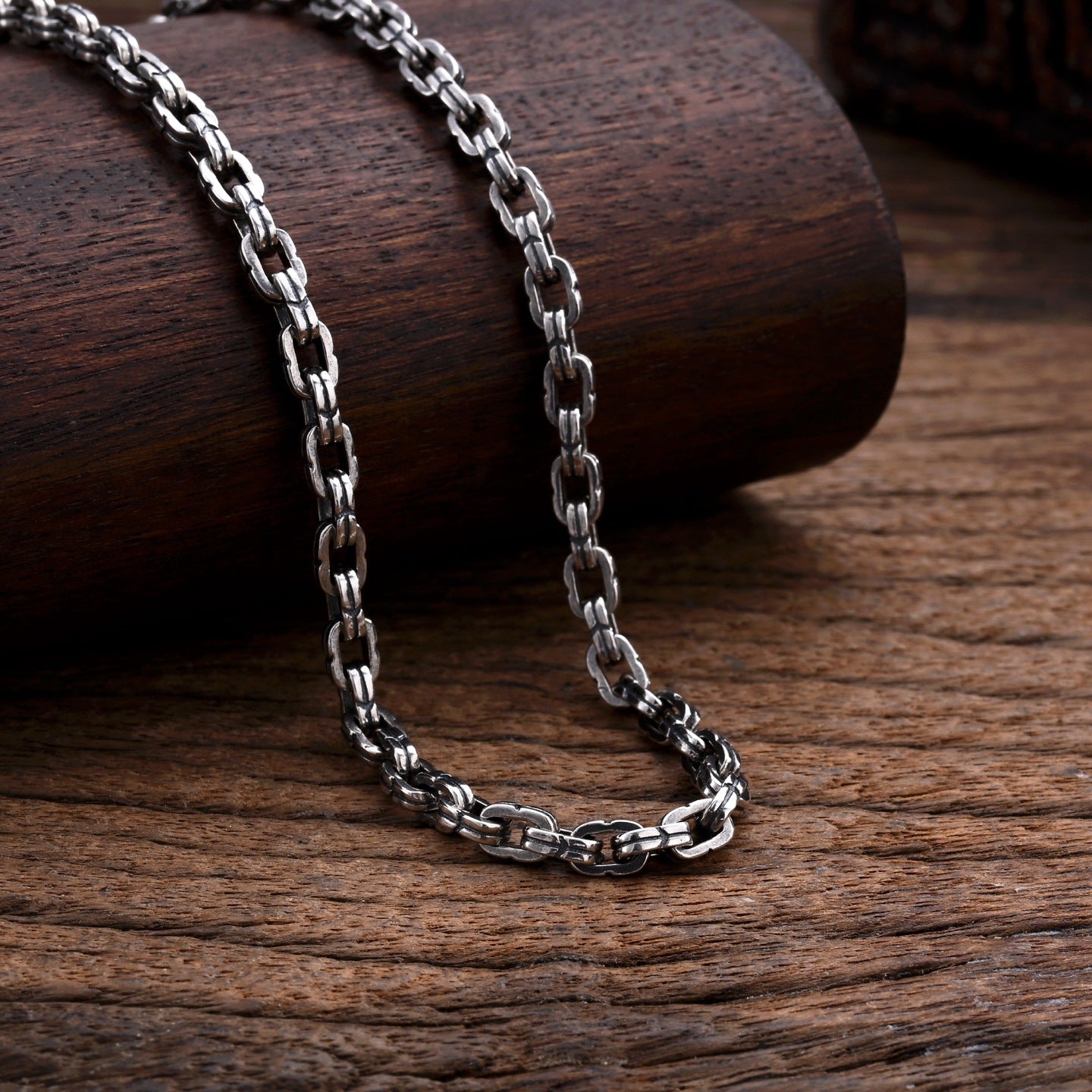 Nartho - Inner Forge Silver Chain
