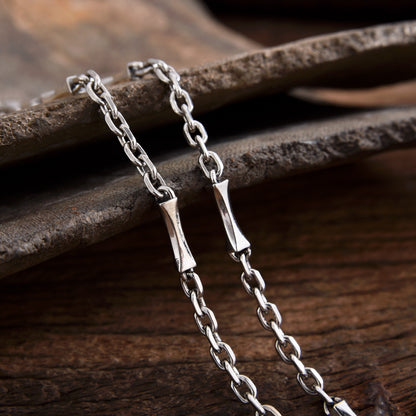 Elaro - Centered Silver Chain