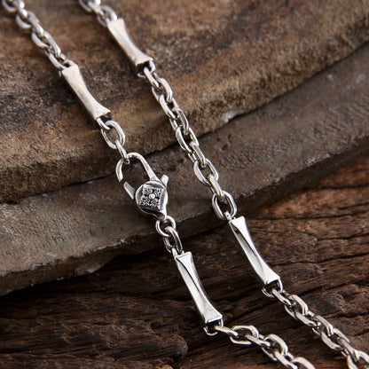 Elaro - Centered Silver Chain
