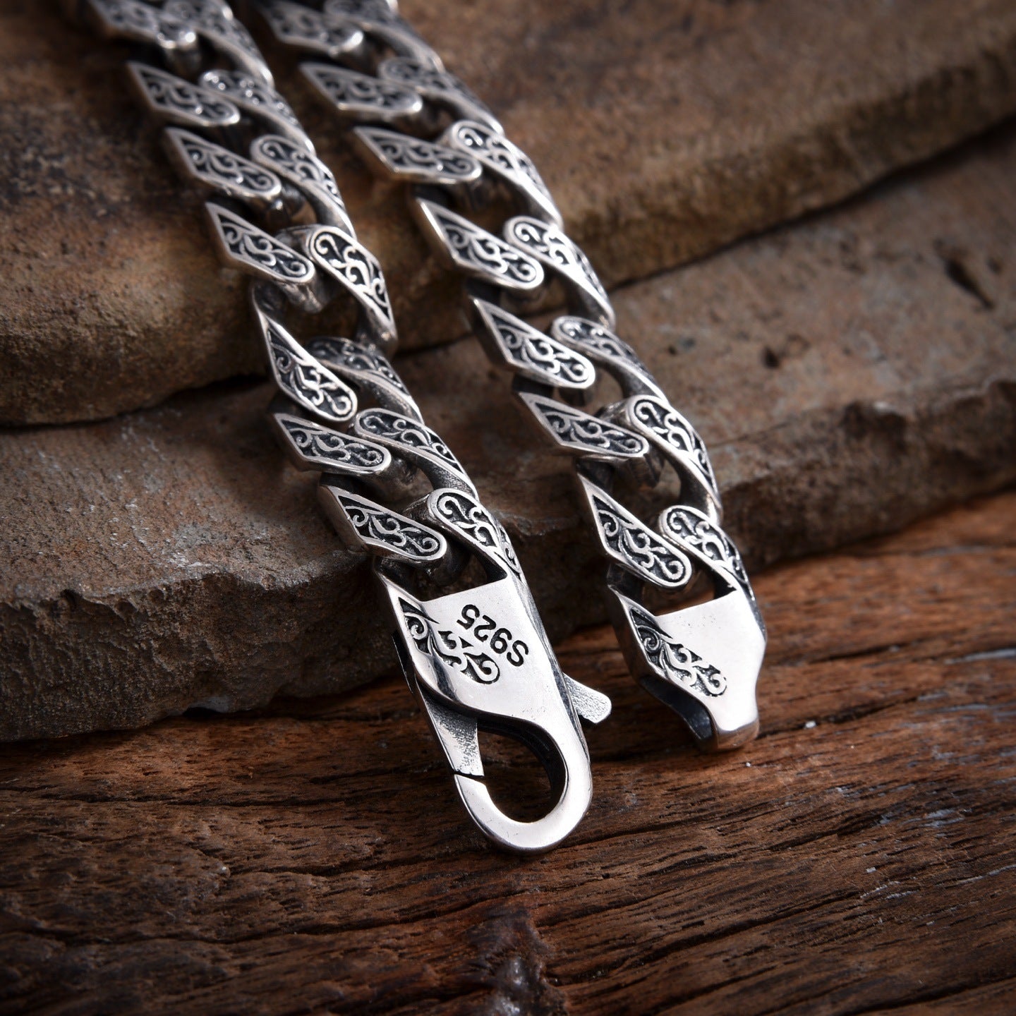 Ithoré — Temple Path Silver Bracelet