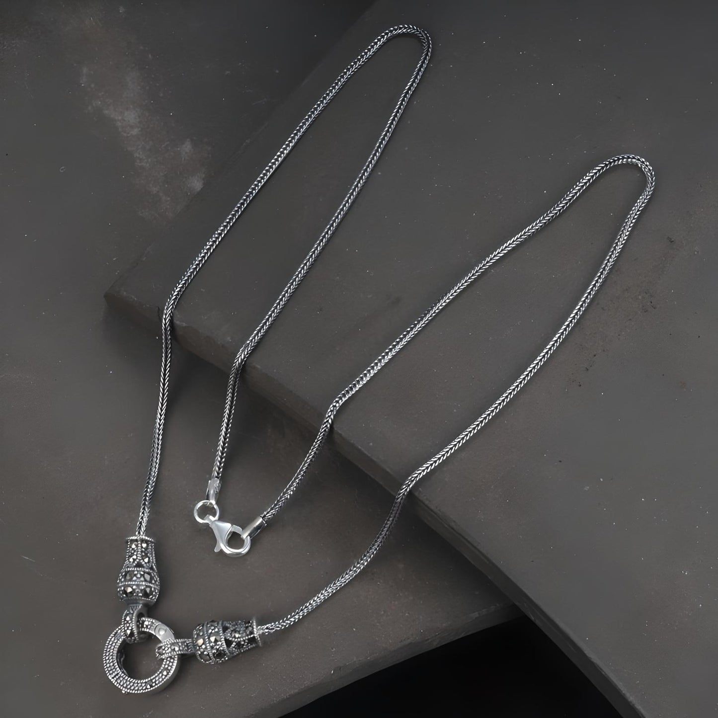 Grip - Silver Neutral Necklace